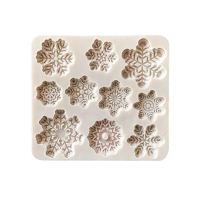 Christmas snowflake shape mould, can make cakes, can be stuffed with playdough, can be stuffed with snow,Snowflake making