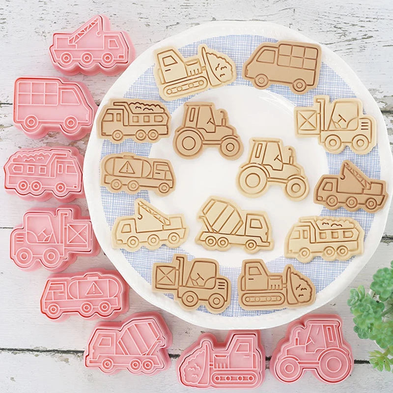 8PcsTransportation Tools Biscuit Mold Cartoon Three-Dimensional Baking at Home 3D Car Fondant Tool Frosting Cookie Grinding Tool