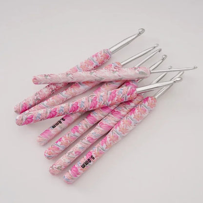 8-Piece Crochet Tool Set Aluminum Manual Knitting Set DIY Craft Kit with OPP Bag Printed Design for Crochet Enthusiasts