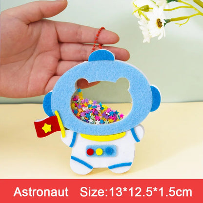 DIY Animal Shake Pendant Art Craft Kits for Kids Boys Girls Easy To Paste Non Woven Shaker with Chain Children Handmade Toys