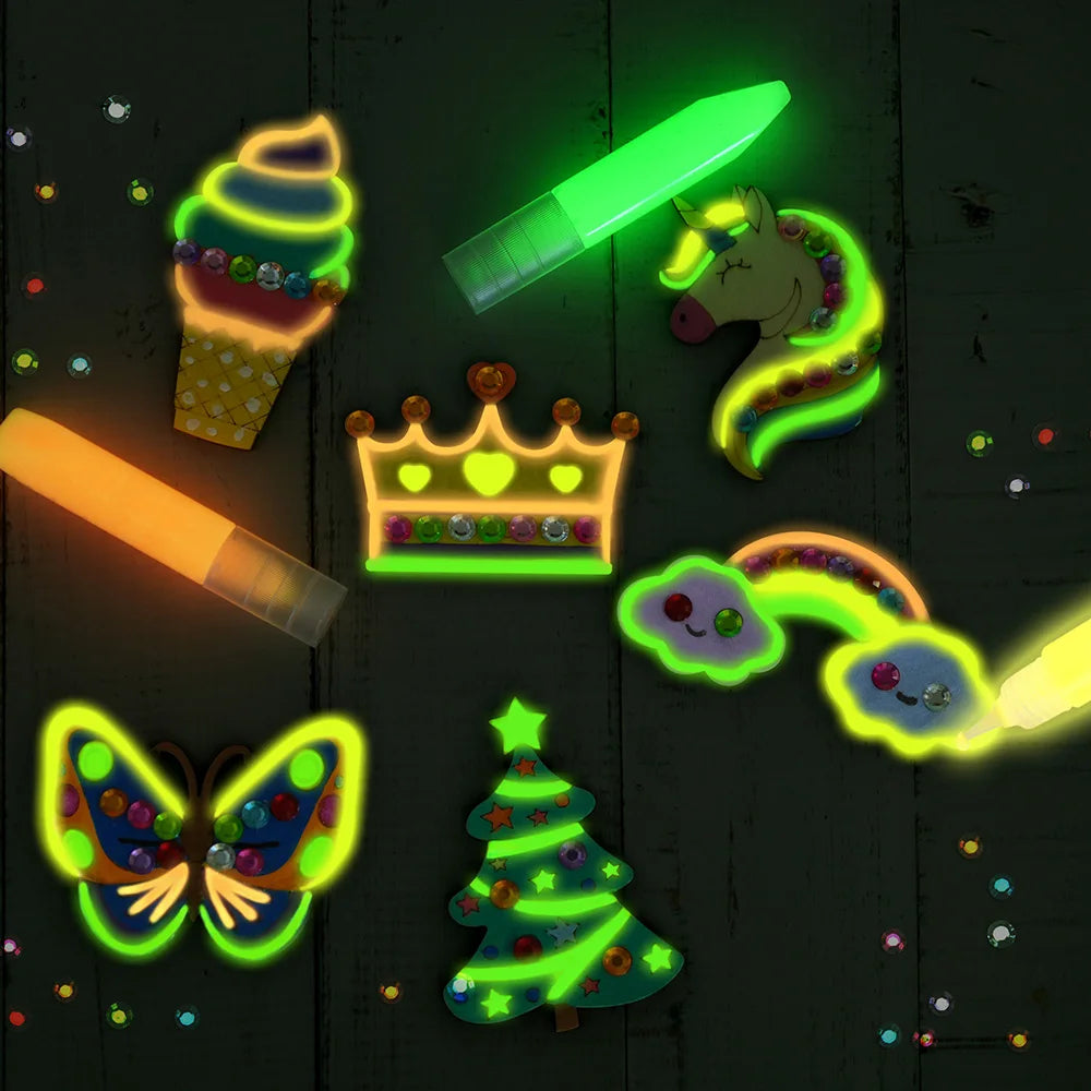 DIY Wooden Magnets Wood Crafts Kit for Kids Glow in The Dark, Arts Supplies Painting Kit, Fun Party Favors for Christmas Gifts